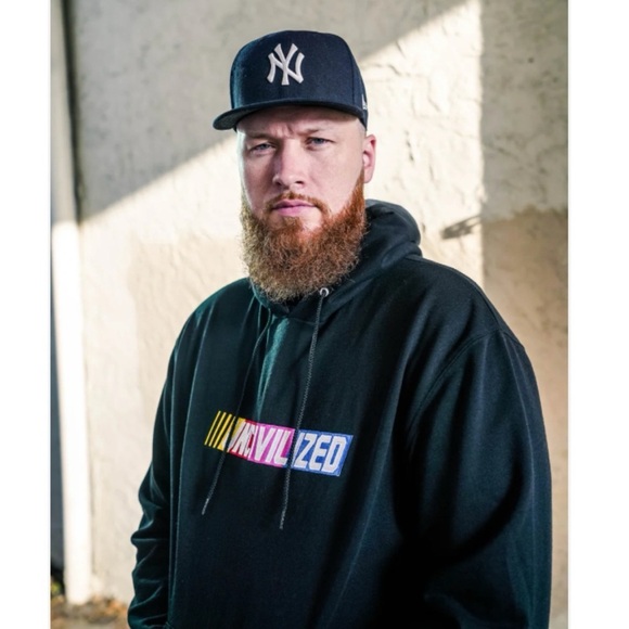 UNCIVILIZED "DAYTONA
500" CHAMPION BLACK
HOODIE SIZE L LIKE NEW - Picture 3 of 6